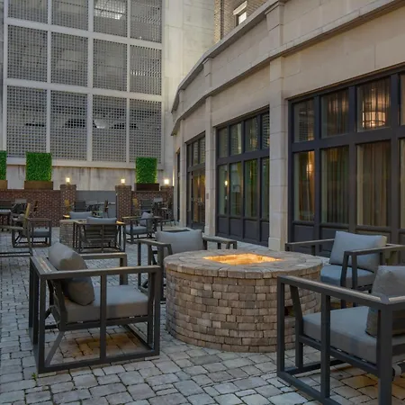 Fairfield Inn & Suites By Marriott Savannah Downtown Historic District
